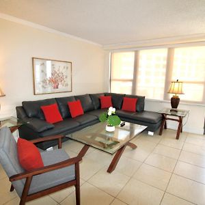 Alexander 1211 Beachfront Condo With Direct Beach Access, 2 Pools, Sauna, Gym